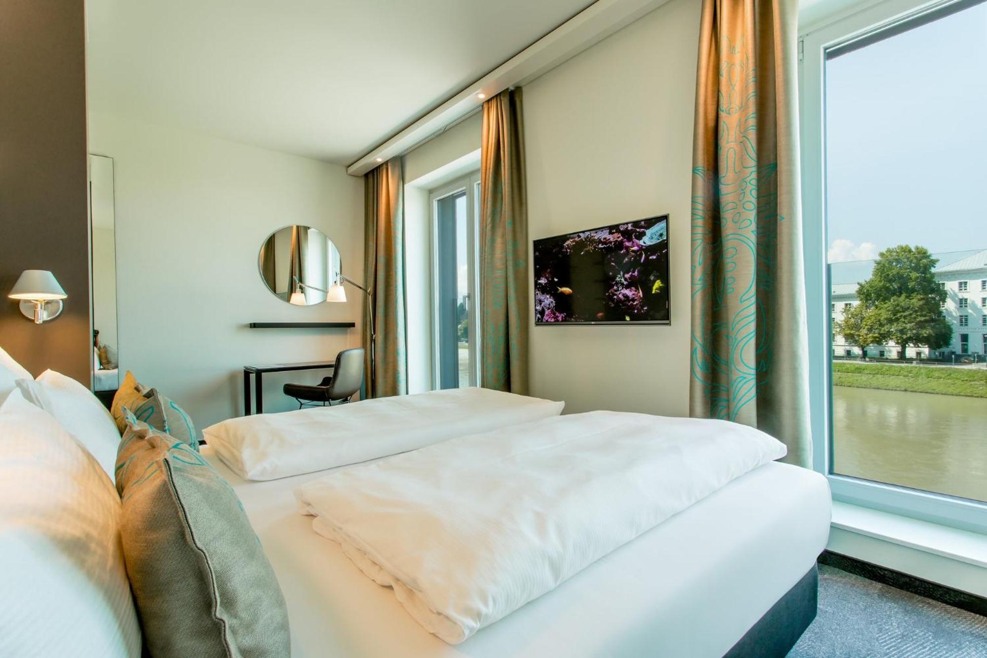 Motel One Salzburg-Mirabell ภายนอก รูปภาพ