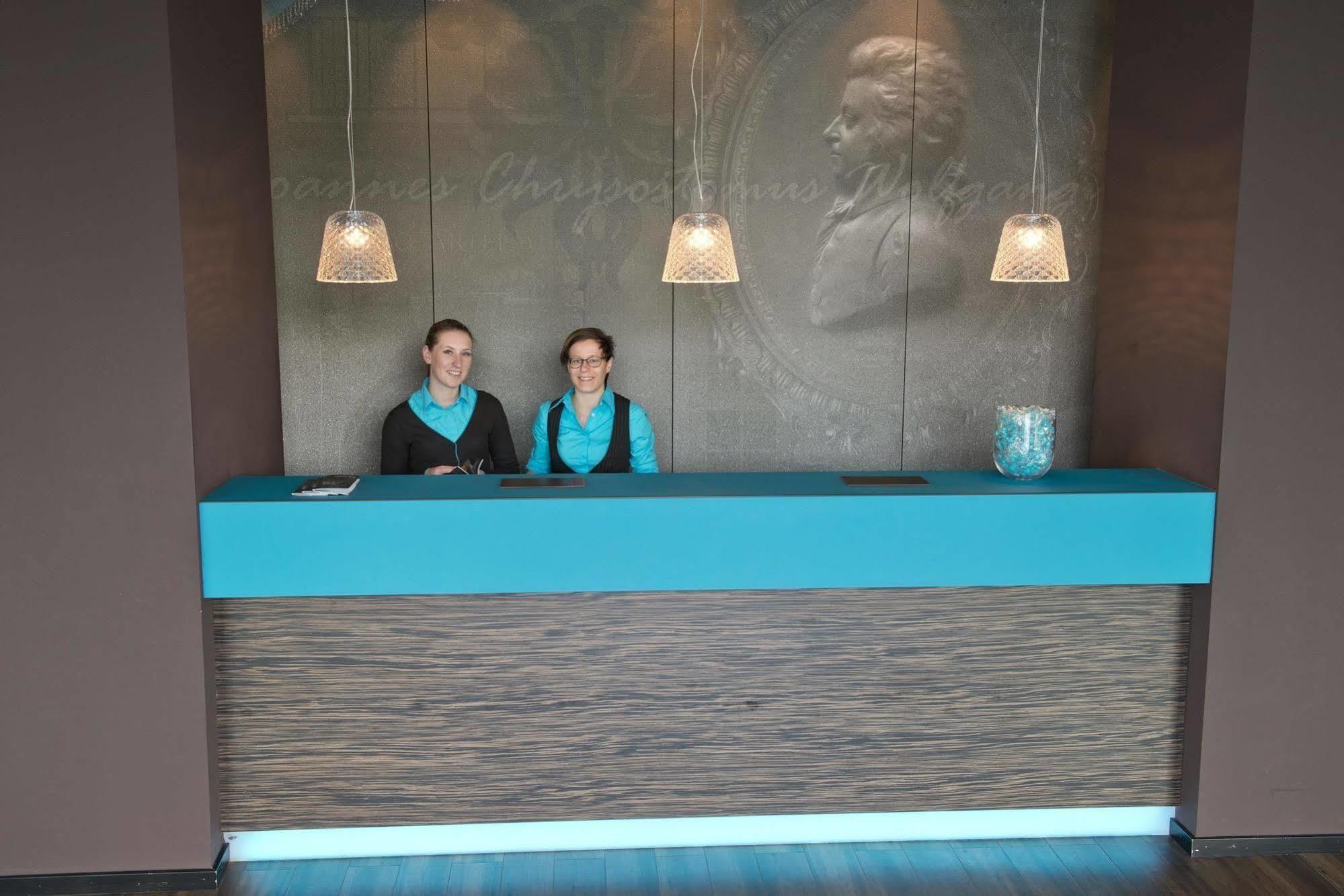 Motel One Salzburg-Mirabell ภายนอก รูปภาพ